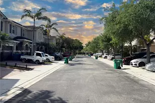 22569 SW 89th Pl, Cutler Bay, FL 33190 - Photo 3