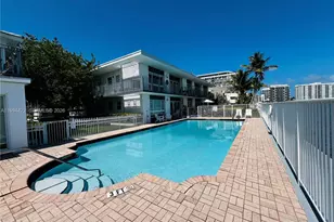 946 Bay Dr, Miami Beach, FL 33141 - Photo 21