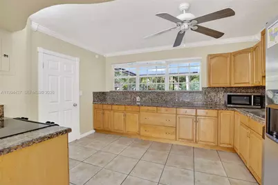 6842 NW 15th St, Plantation, FL 33313 - Photo 13