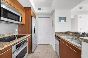 110 Washington Ave, Miami Beach, FL 33139 - Photo 7