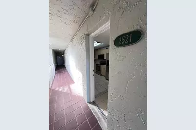 10000 NW 80th Ct #2521, Hialeah Gardens, FL 33016 - Photo 3