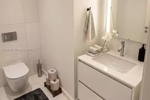 300 Biscayne Blvd Way, Miami, FL 33131 - Photo 13
