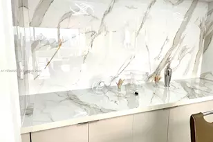 3701 N Country Club Dr, Aventura, FL 33180 - Photo 21