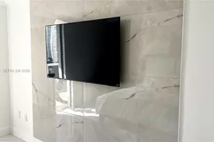 3701 N Country Club Dr, Aventura, FL 33180 - Photo 29