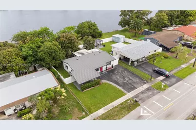 1000 NW 23rd Ter, Pompano Beach, FL 33069 - Photo 23