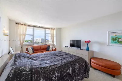 3180 S Ocean Dr #718, Hallandale Beach, FL 33009 - Photo 7