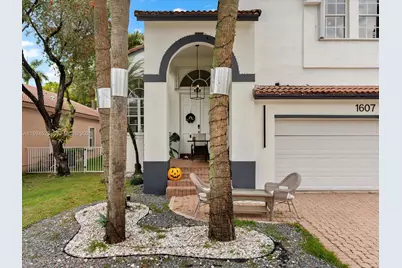 1607 SW 157th Ave, Pembroke Pines, FL 33027 - Photo 5