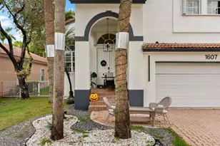 1607 SW 157th Ave, Pembroke Pines, FL 33027 - Photo 5