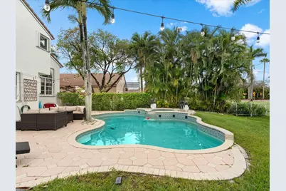 1607 SW 157th Ave, Pembroke Pines, FL 33027 - Photo 9