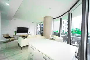 55 SW 9th St, Miami, FL 33130 - Photo 13