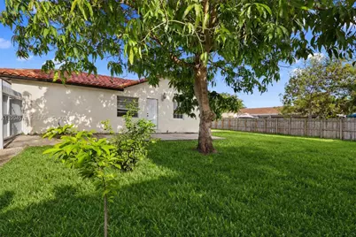 5730 NW 199th St, Hialeah, FL 33015 - Photo 33