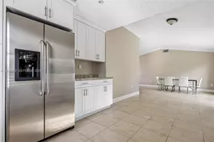 5730 NW 199th St, Hialeah, FL 33015 - Photo 9