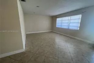3923 NE 166th St, North Miami Beach, FL 33160 - Photo 9