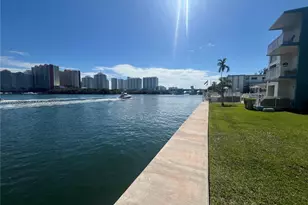 3923 NE 166th St, North Miami Beach, FL 33160 - Photo 15