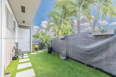 518 Woodgate Cir #E, Sunrise, FL 33326 - Photo 13