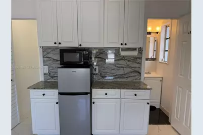 1230 North Dr #Studio, Miami, FL 33179 - Photo 5