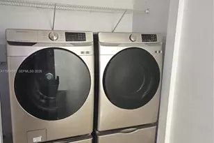 9371 Fontainebleau Blvd, Miami, FL 33172 - Photo 7