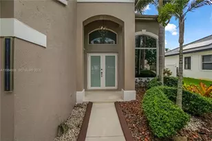 612 SW 179th Ave, Pembroke Pines, FL 33029 - Photo 5