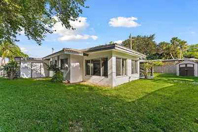 200 NW 33rd St, Oakland Park, FL 33309 - Photo 25