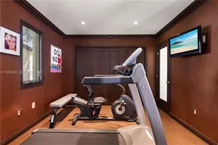 20251 W Oakhaven Cir, Miami, FL 33179 - Photo 35