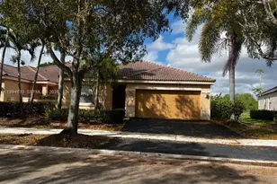 1852 Andromeda Ln, Weston, FL 33327 - Photo 3