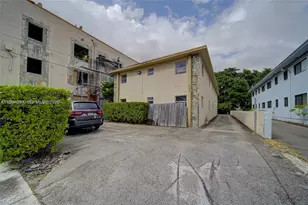 427 SW 6th St, Miami, FL 33130 - Photo 13