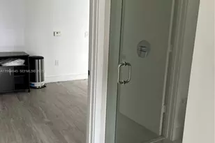 121 NE 34th St, Miami, FL 33137 - Photo 27