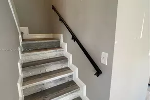 8911 NW 28th Dr, Coral Springs, FL 33065 - Photo 7