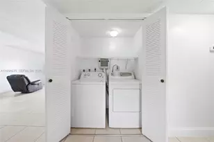 9375 Fontainebleau Blvd, Miami, FL 33172 - Photo 15