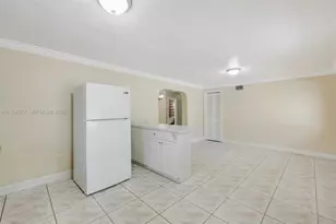 674 W 23rd St, Hialeah, FL 33010 - Photo 15