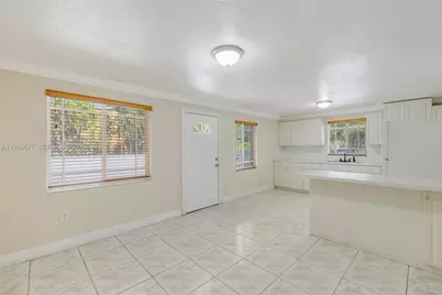 674 W 23rd St, Hialeah, FL 33010 - Photo 9