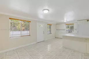 674 W 23rd St, Hialeah, FL 33010 - Photo 9