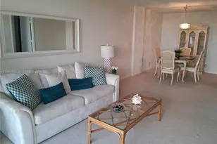 555 NW 4th Ave, Boca Raton, FL 33432 - Photo 9