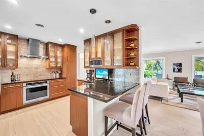 8541 SW 87th Ct, Miami, FL 33173 - Photo 11