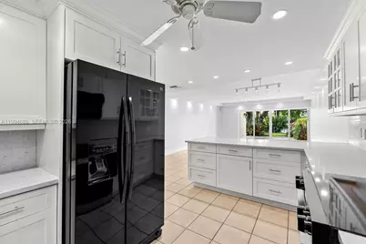 392 Golfview Rd #A, North Palm Beach, FL 33408 - Photo 5