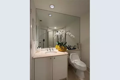 300 S Pointe Dr #2106, Miami Beach, FL 33139 - Photo 15