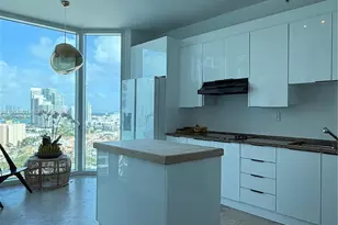 300 South Pointe Dr, Miami Beach, FL 33139 - Photo 3