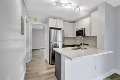 7241 Miami Lakes Dr #D14, Miami Lakes, FL 33014 - Photo 9