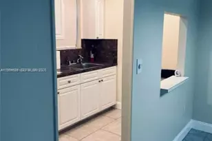 1700 NE 191st St, Miami, FL 33179 - Photo 17