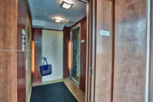 41 SE 5th St, Miami, FL 33131 - Photo 31