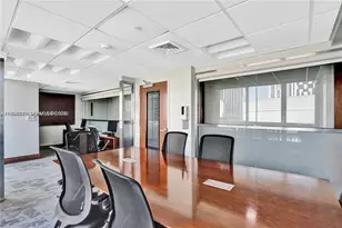 41 SE 5th St, Miami, FL 33131 - Photo 35