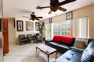 780 NE 155th St, Miami, FL 33162 - Photo 15