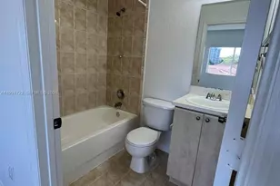 7995 NW 8th St, Miami, FL 33126 - Photo 13