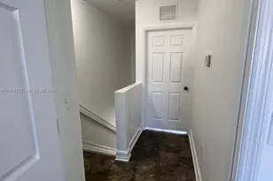7995 NW 8th St, Miami, FL 33126 - Photo 11