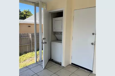 109 SW 1st Ave, Hallandale Beach, FL 33009 - Photo 25