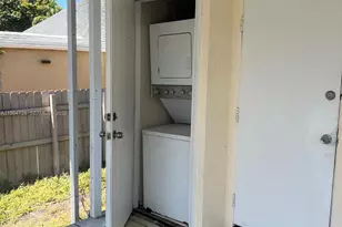 109 SW 1st Ave, Hallandale Beach, FL 33009 - Photo 25