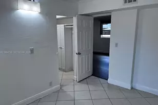 109 SW 1st Ave, Hallandale Beach, FL 33009 - Photo 13