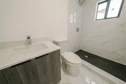 1112 NW 81st St, Miami, FL 33150 - Photo 25