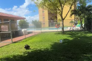 4707 NW 7th St, Miami, FL 33126 - Photo 9