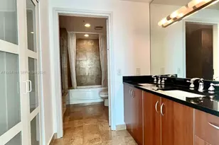 300 S Biscayne Blvd, Miami, FL 33131 - Photo 13